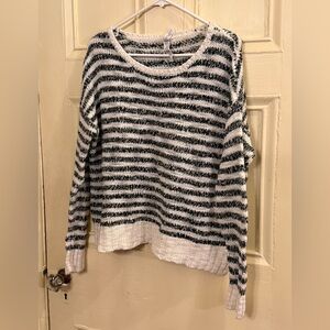 VGUC women’s sweater Aeropostale size large black white stripe acrylic